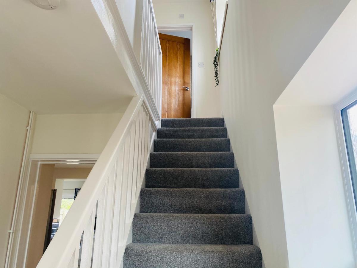 Modern Family Home With Off-Road Parking Cardiff Ngoại thất bức ảnh