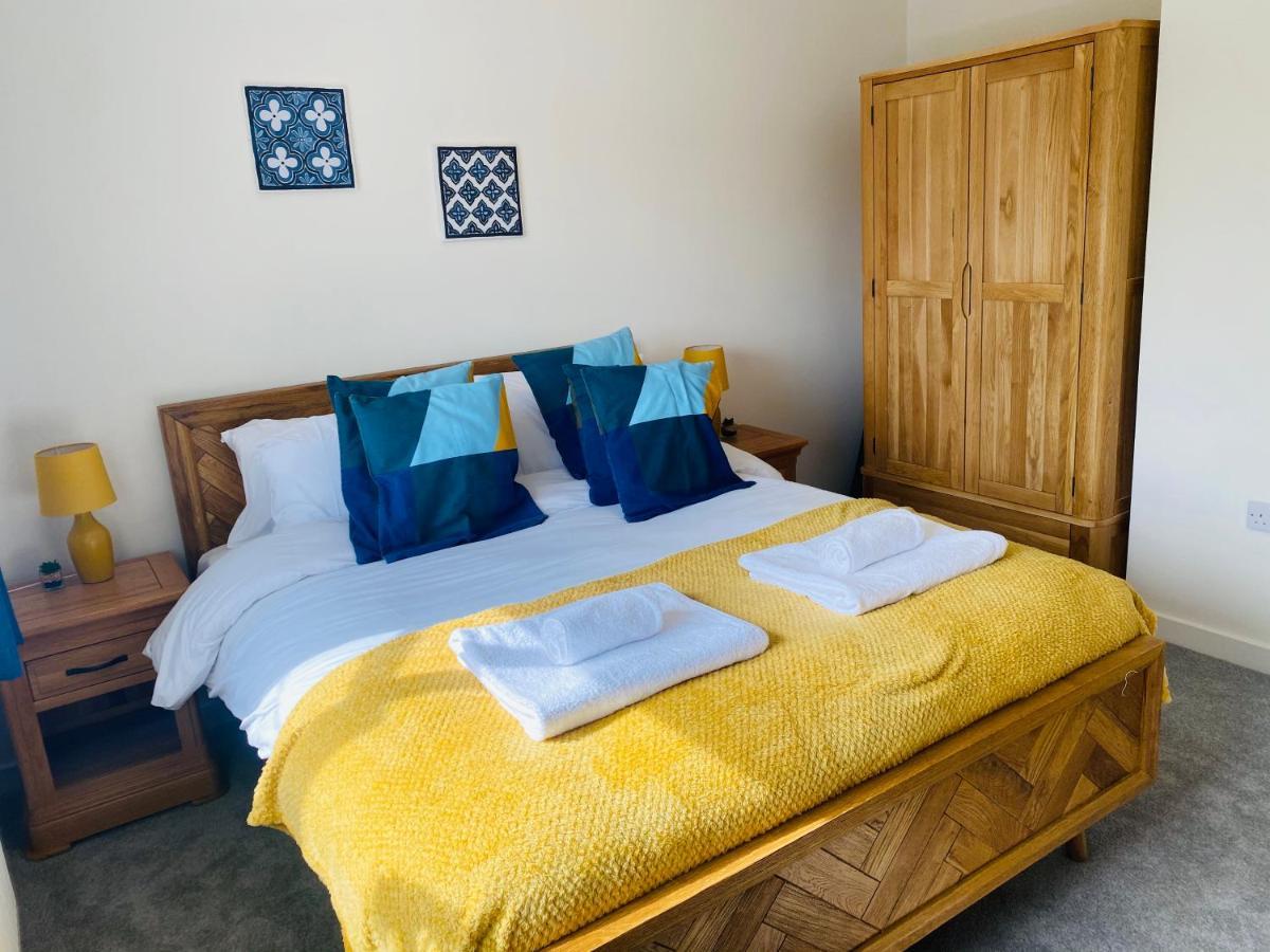 Modern Family Home With Off-Road Parking Cardiff Ngoại thất bức ảnh