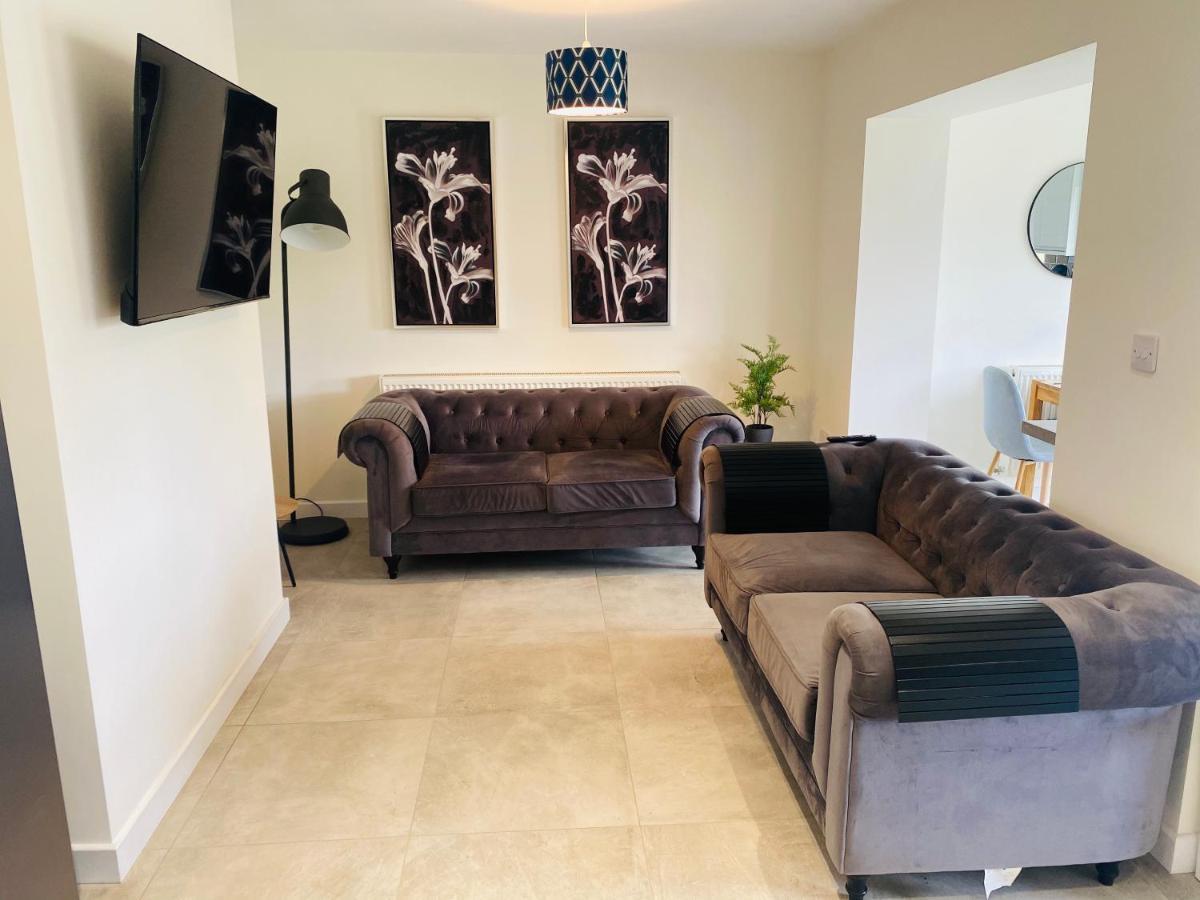 Modern Family Home With Off-Road Parking Cardiff Ngoại thất bức ảnh
